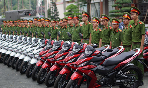 Trang bị 100 mô tô cho công an phòng chống tội phạm ảnh 1